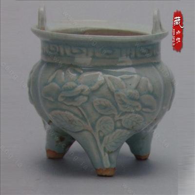 南宋景德镇窑 青白瓷凸雕花卉纹鬲鼎式香炉